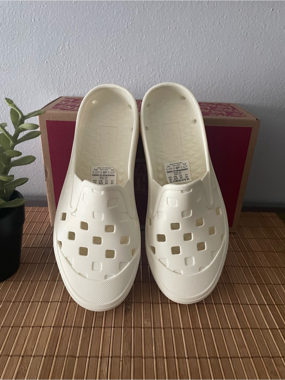VANS Slip-On Mule TRK Unisex Water Sandal Shoes 🌊 W5.5/M4 Off White Marshmallow - Picture 3 of 9